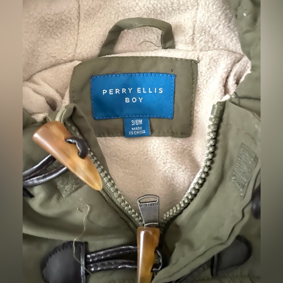 Perry Ellis Boy Snowsuit - Size 3-6 Months - Picture 3 of 3